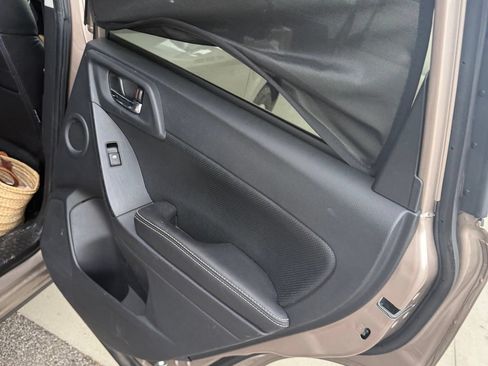 Used 2015 Subaru Forester 2.5i Limited AWD/4WD image 7