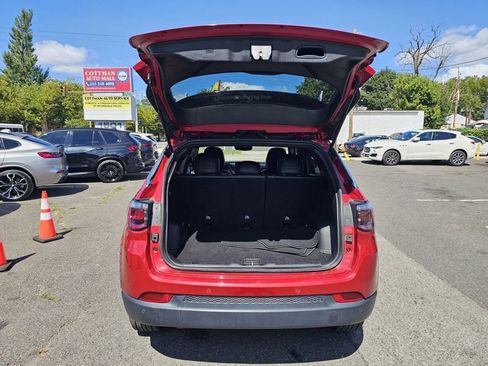 Used 2025 Jeep Compass Limited AWD/4WD image 10