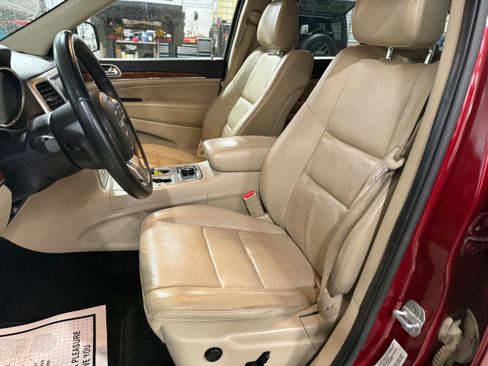 Used 2013 Jeep Grand Cherokee Limited w/ Luxury Group II image 39