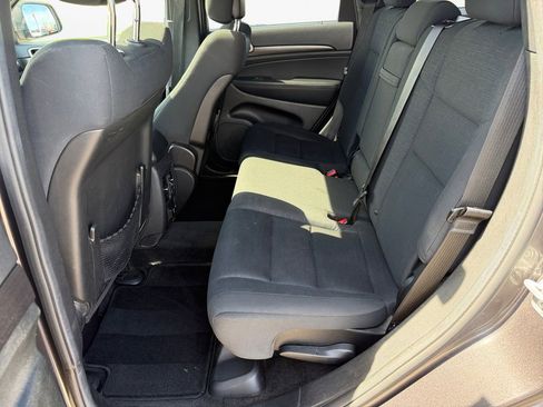 Used 2014 Jeep Grand Cherokee Laredo w/ Security & Convenience Group AWD/4WD image 13