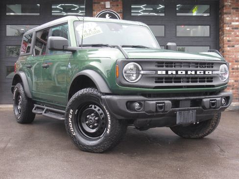 Used 2023 Ford Bronco Black Diamond AWD/4WD image 2