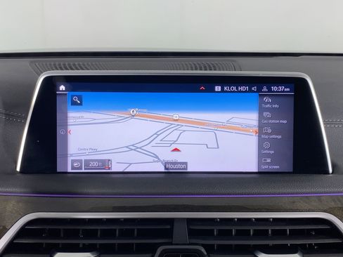 Used 2020 BMW 740i image 25