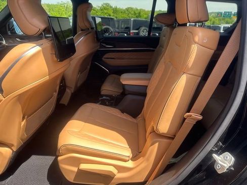 Used 2024 Jeep Grand Cherokee L Summit w/ Rear Seat Video Group I AWD/4WD image 11