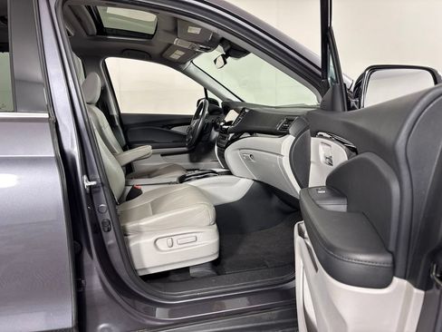 Certified 2022 Honda Pilot Touring image 8