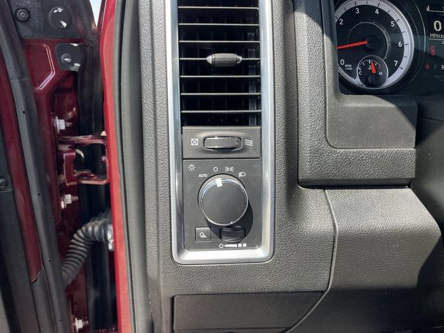 Used 2024 RAM 1500 Classic SLT AWD/4WD image 32