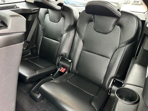 Used 2019 Volvo XC90 T6 Momentum w/ Advanced Package image 11
