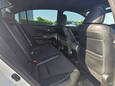 Used 2017 Honda Accord Sport image 36