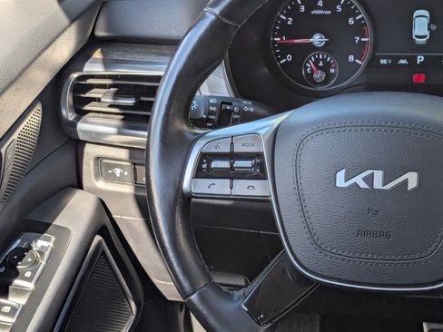 Certified 2022 Kia Telluride SX w/ SX Prestige Package image 17