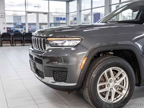 Used 2021 Jeep Grand Cherokee L Laredo w/ Luxury Tech Group I AWD/4WD image 5