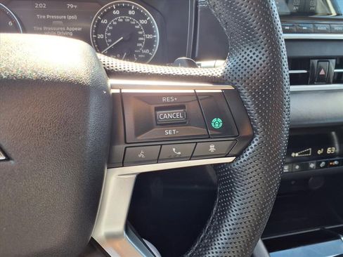 Used 2024 Mitsubishi Outlander SE Black Edition image 17