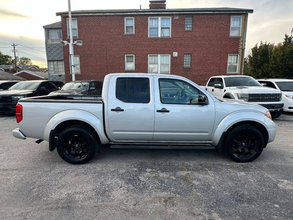 Used 2020 Nissan Frontier SV w/ Midnight Edition Floor Mats RWD image 4