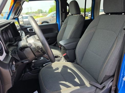 Used 2024 Jeep Wrangler Sport AWD/4WD image 16