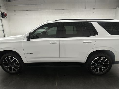 Used 2022 Chevrolet Tahoe RST w/ Luxury Package AWD/4WD image 7