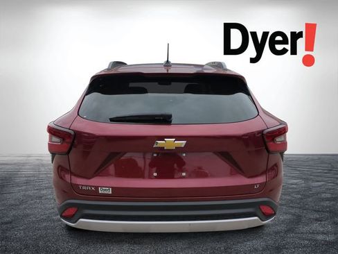Certified 2025 Chevrolet Trax LT FWD image 4
