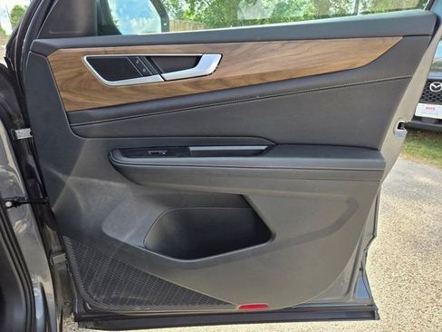 Used 2025 Volkswagen Atlas SE FWD image 27