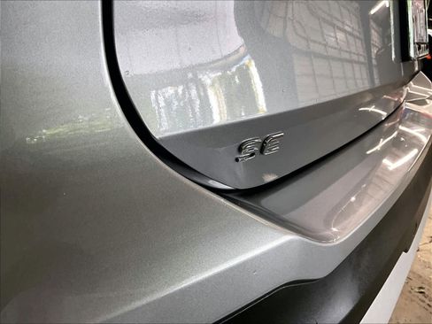 Certified 2025 Volkswagen Tiguan SE w/ Panoramic Sunroof Package image 10