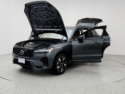 New 2026 Volvo XC60 B5 Core w/ Climate Package PRO image 9