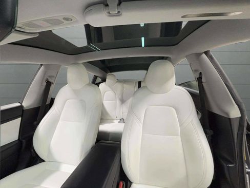 Used 2020 Tesla Model 3 Long Range image 16