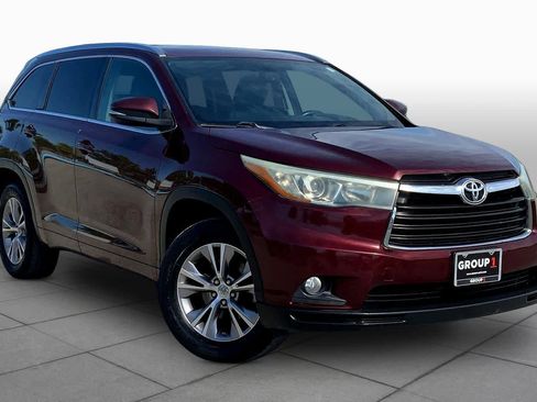 Used 2015 Toyota Highlander XLE image 3