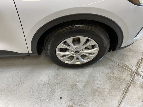 Used 2025 Ford Escape Active image 14