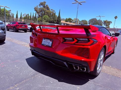 Used 2022 Chevrolet Corvette Stingray Premium Conv w/ Z51 Performance Package RWD image 38