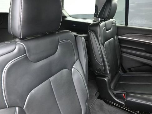 Used 2021 Jeep Grand Cherokee L Limited image 35