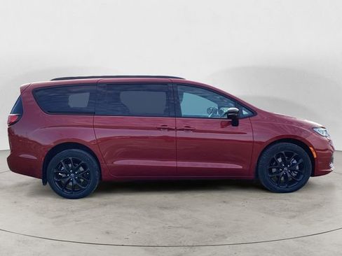 New 2026 Chrysler Pacifica Select image 7