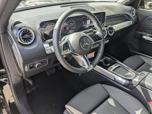 Used 2025 Mercedes-Benz GLB 250 GLB 250 image 3
