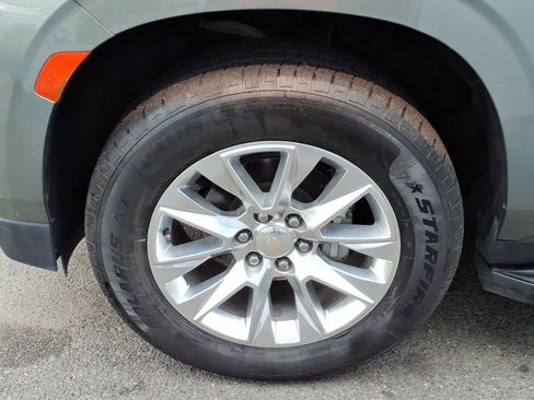 Used 2023 Chevrolet Suburban Premier AWD/4WD image 8