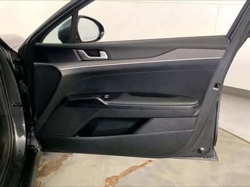 Certified 2025 Kia K5 LXS FWD image 25