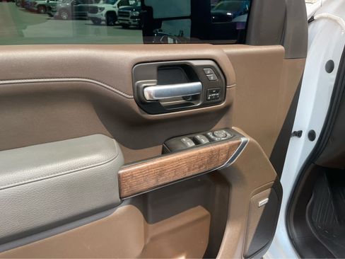Used 2022 GMC Sierra 2500 Denali w/ Technology Package AWD/4WD image 11