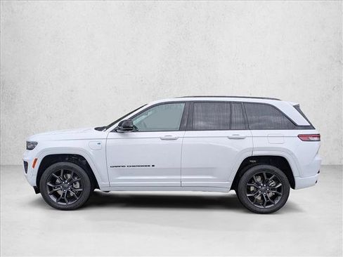 Used 2023 Jeep Grand Cherokee 30th Anniversary image 9