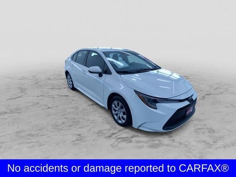 Used 2025 Toyota Corolla LE image 3
