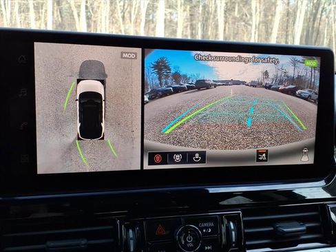 New 2026 Nissan Pathfinder SL image 14