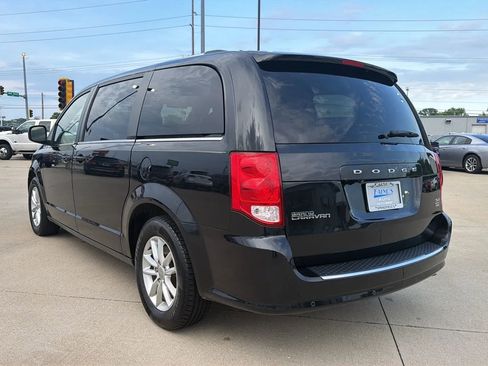 Used 2019 Dodge Grand Caravan SXT w/ Driver Convenience Group FWD image 14