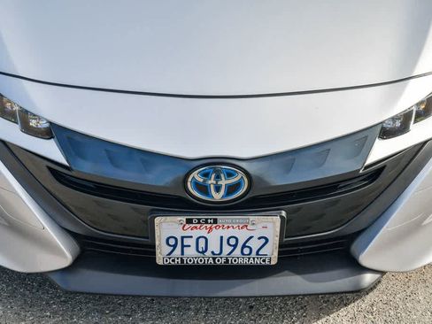 Used 2022 Toyota Prius Prime LE image 5