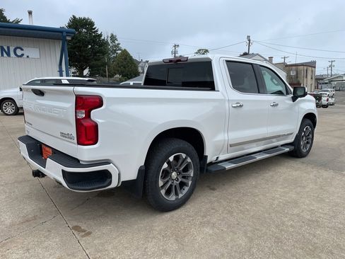 Used 2023 Chevrolet Silverado 1500 High Country w/ Technology Package image 17