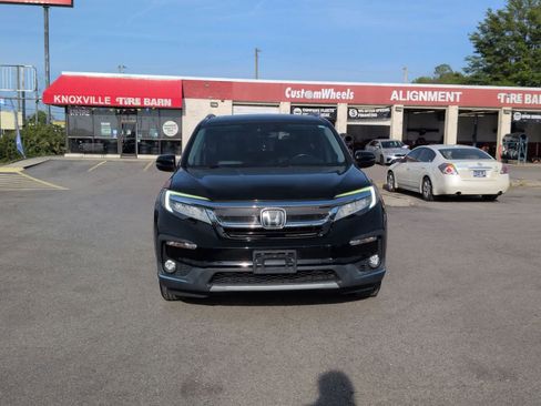 Used 2020 Honda Pilot Touring image 3