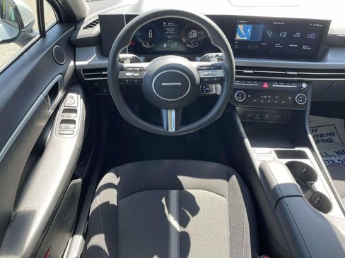 Certified 2025 Hyundai Sonata SEL FWD image 11