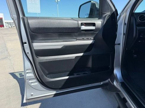 Used 2019 Toyota Tundra SR5 AWD/4WD image 10