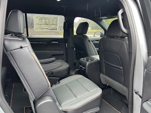 New 2026 GMC Acadia AT4 image 47