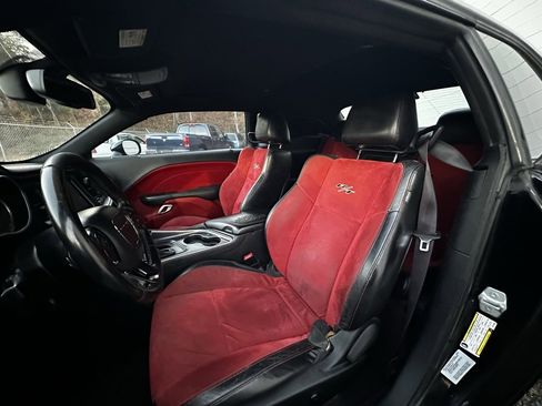 Used 2016 Dodge Challenger R/T Plus image 10