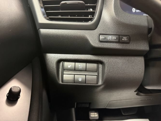 Used 2025 Nissan Leaf S FWD image 21