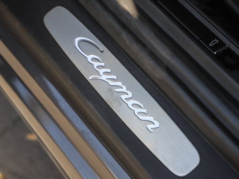 Used 2021 Porsche 718 Cayman RWD image 46