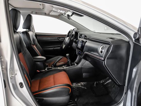Used 2017 Toyota Corolla SE FWD image 30