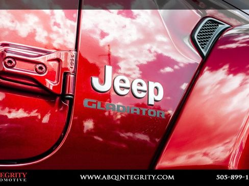 Used 2021 Jeep Gladiator Overland w/ Popular Equipment Package AWD/4WD image 11