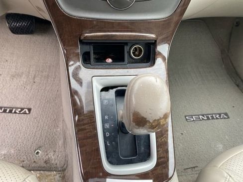 Used 2013 Nissan Sentra SL w/ Premium Pkg image 17