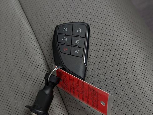 Used 2023 GMC Yukon SLT image 34