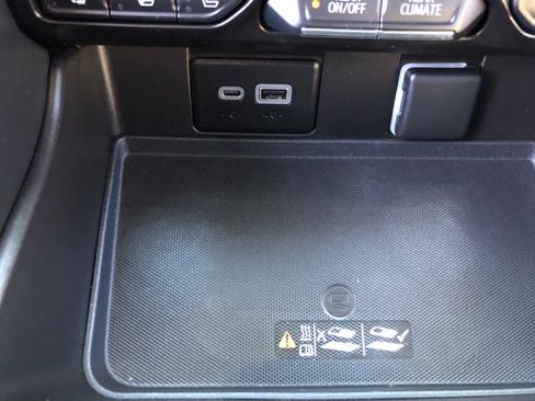 Used 2021 Chevrolet Tahoe High Country w/ Premium Package image 27