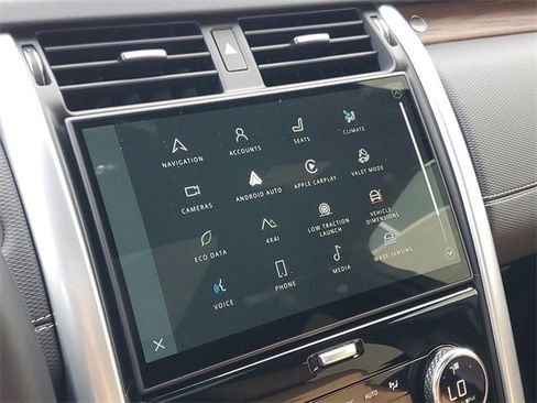 Used 2024 Land Rover Discovery Dynamic SE image 30